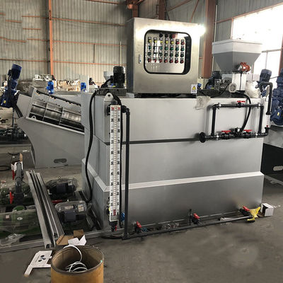 500L / H Trzy pudełka Zintegrowane automatyczne urządzenie dozujące suchy proszek PAM Oczyszczanie ścieków