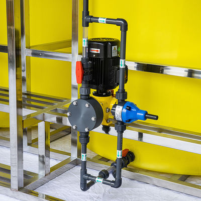 Zintegrowany automatyczny system dozowania PAC/PAM do rozpuszczania i mieszania