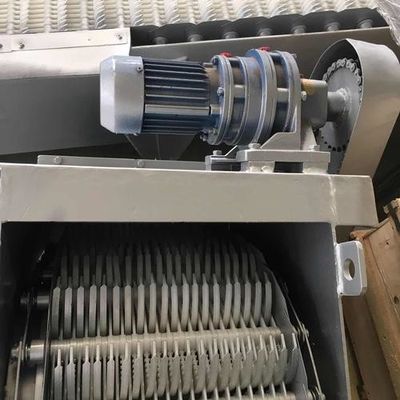 Obrotowy ekran do uzdatniania wody