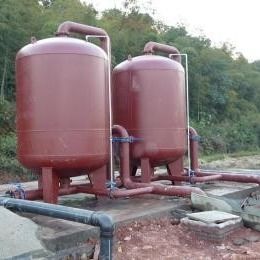 Zbiornik do oczyszczania wody do odfluorowania