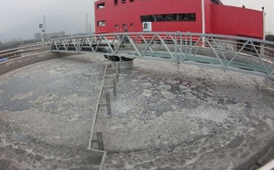 Maszyna do odsysania szlamu z napędem obwodowym Sprzęt do zgarniania szlamu z pełnym mostem