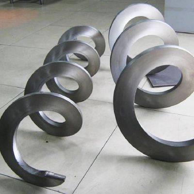 Przenośnik ślimakowy szlamu ze stali manganowej Bezwałowy przenośnik spiralny do suchego proszku piaskowego