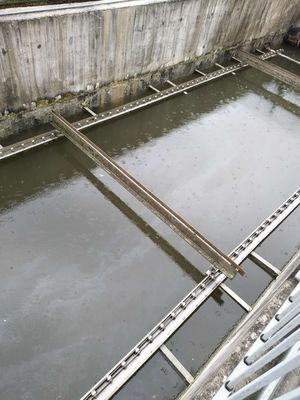 4,5-metrowy skrobak pomostowy do szlamu Niemetalowy materiał do skrobania płyt łańcuchowych