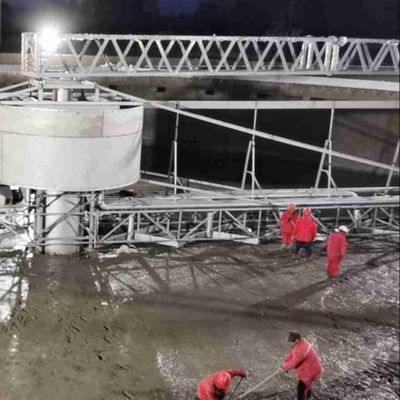 Zgarniacz szlamowy z podwójną rurą używany do oczyszczalni ścieków