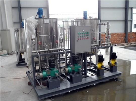 Srebrna automatyczna maszyna dozująca, chemiczne automatyczne jednostki dozujące