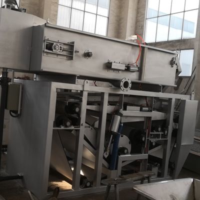Obrotowy bęben grawitacyjny Zagęszczacz taśmy szlamowej Prasa filtracyjna 500 mm 5 m3 / H